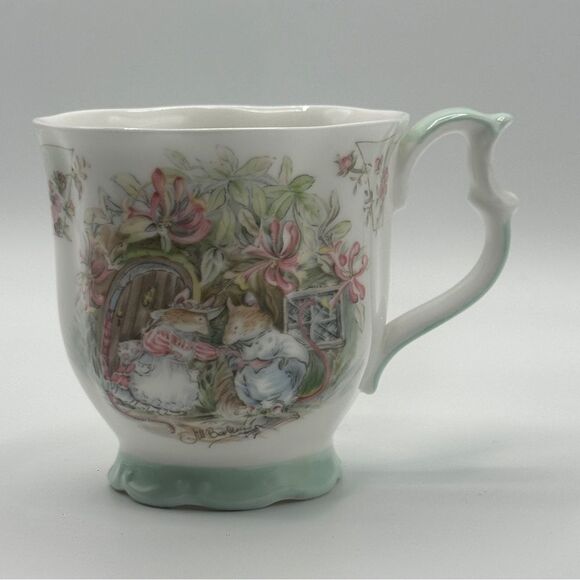 Brambly Hedge Summer by ROYAL DOULTON Mug - Picture 2 of 11